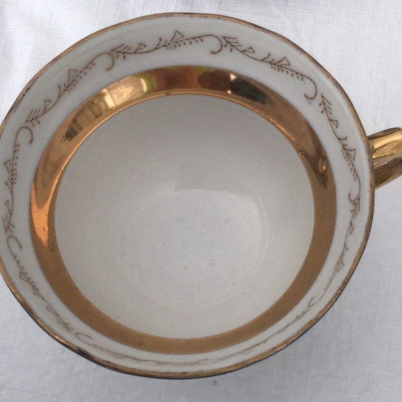 Elegant Blue and Gold Teacup and Saucer - Picture 5 of 7